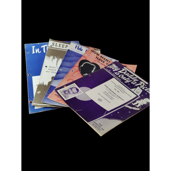 Bundle of sheet music - Picture 1 of 6